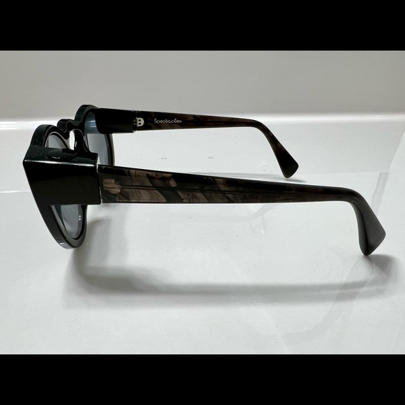 Snapchat Spectacles Sunglasses (Built in cameras) - Picture 3 of 3